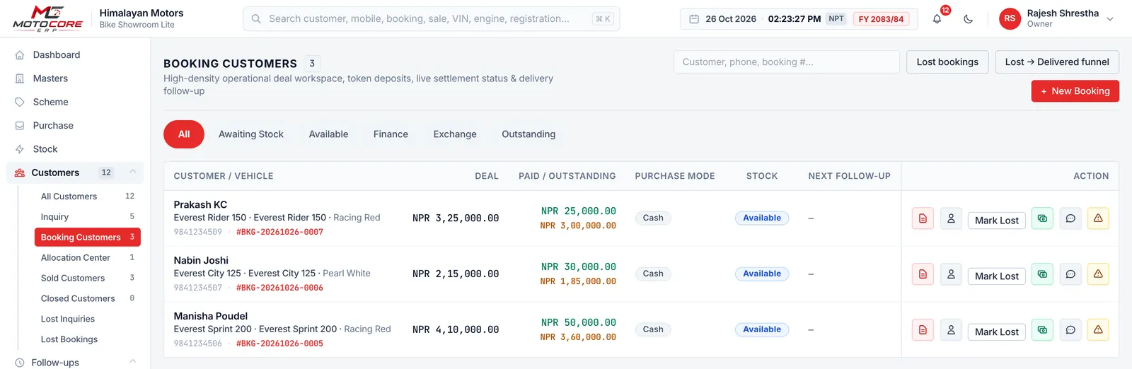 Booking customers with paid and outstanding amounts